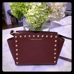 Michael Kors Selma Studded medium cross body